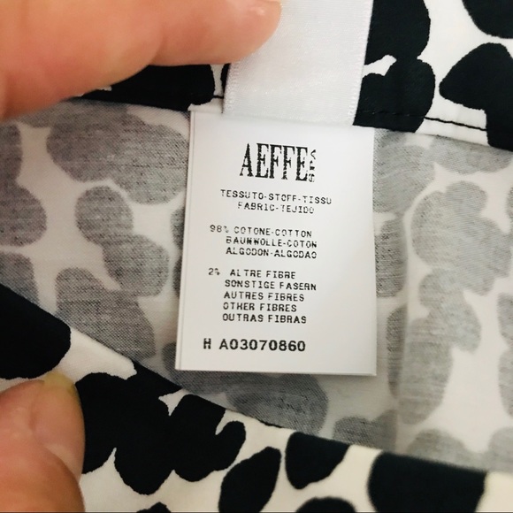 Boutique Moschino Mini Skirt/Shorts - Picture 5 of 6